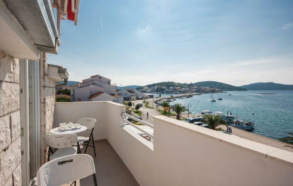 Apartmani Riva Rogoznica  Exteriör bild