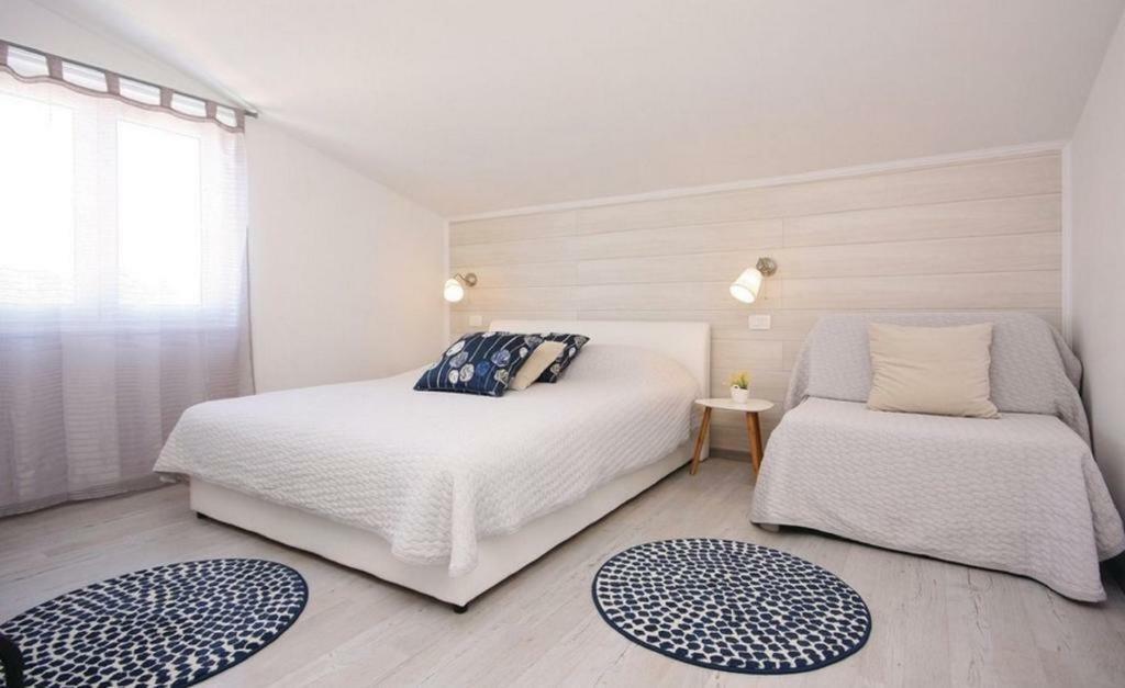 Apartmani Riva Rogoznica  Exteriör bild