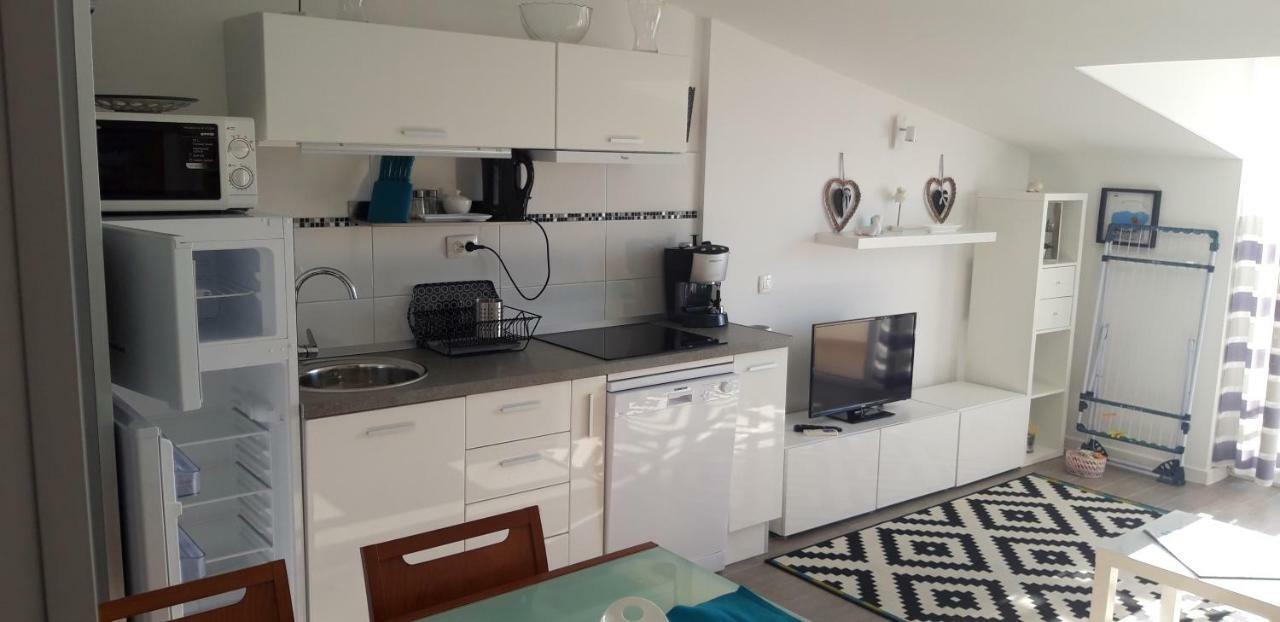 Apartmani Riva Rogoznica  Exteriör bild